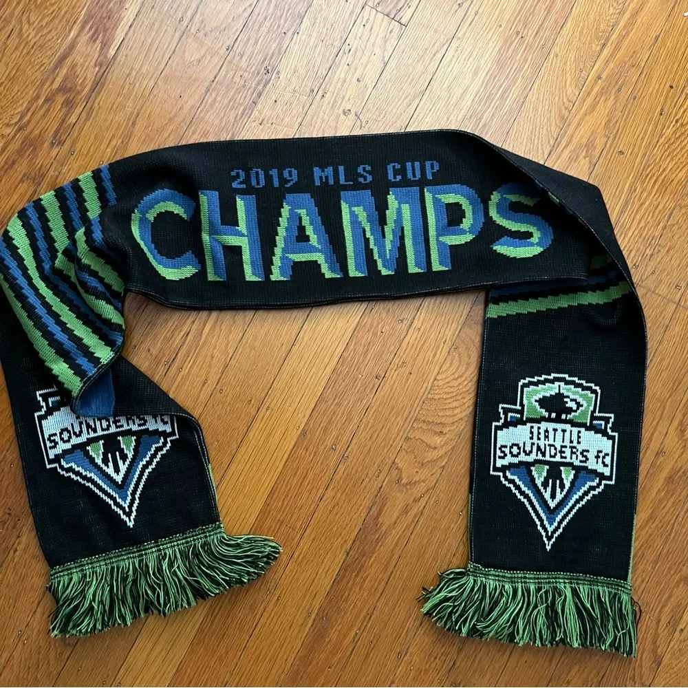 Seattle Sounders FC soccer team scarf rally EUC 2019 MLS Champs